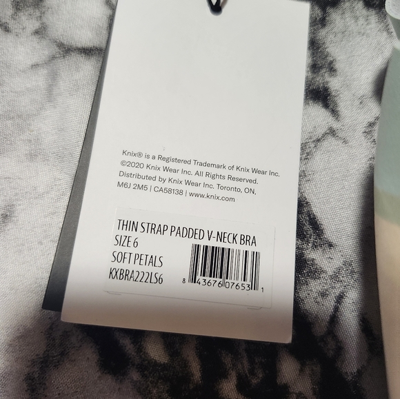 Knix V-neck padded bra - Picture 6 of 7